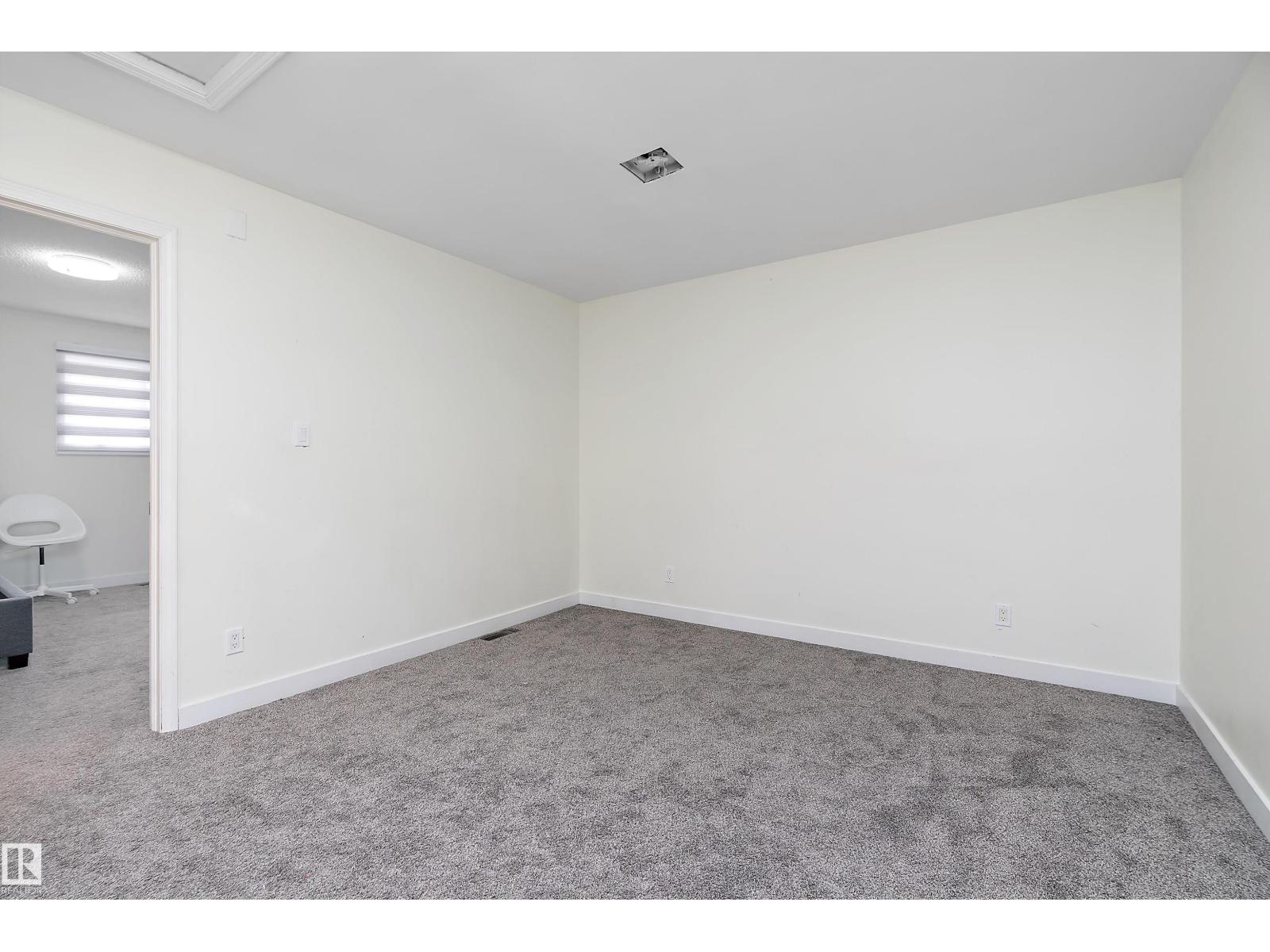 11020 158 AV NW, Edmonton