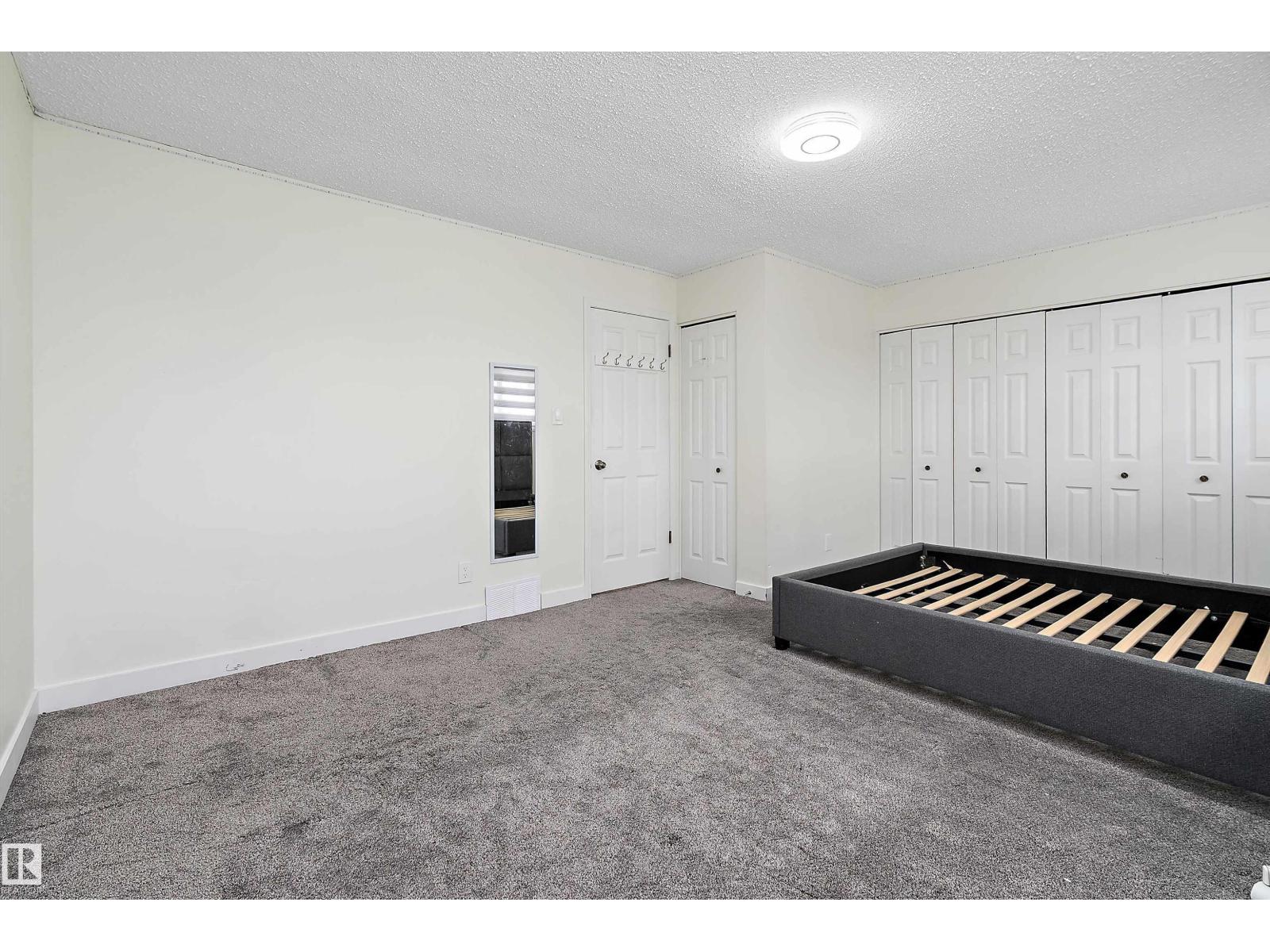 11020 158 AV NW, Edmonton