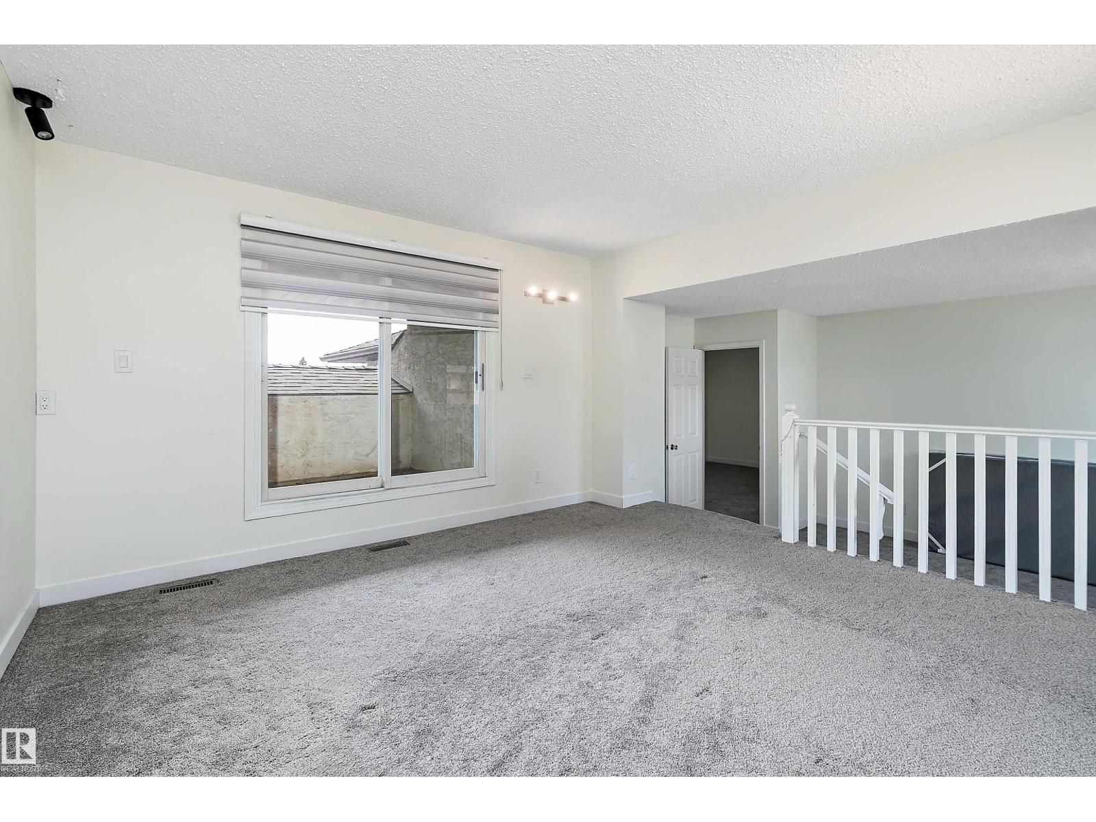 11020 158 AV NW, Edmonton