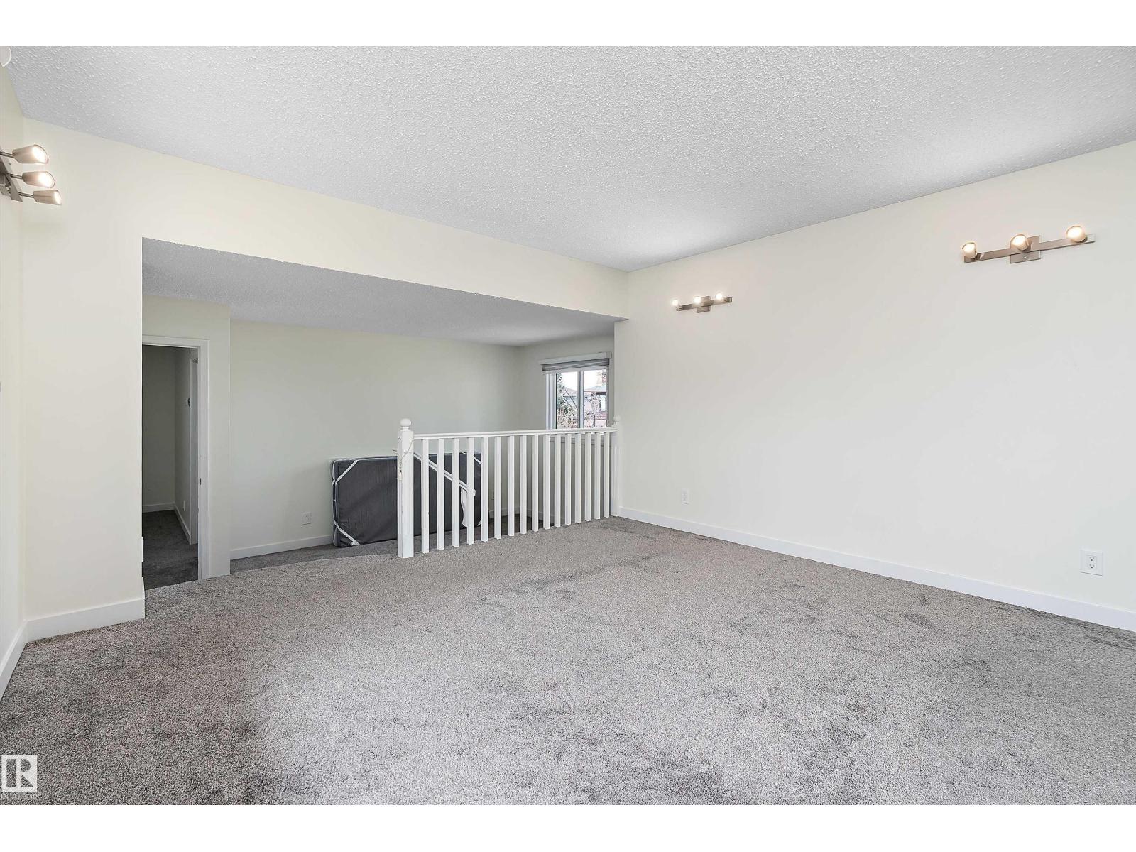 11020 158 AV NW, Edmonton