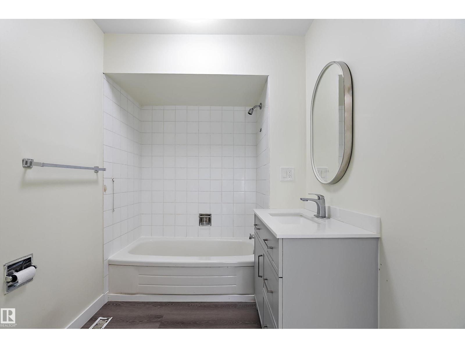 11020 158 AV NW, Edmonton