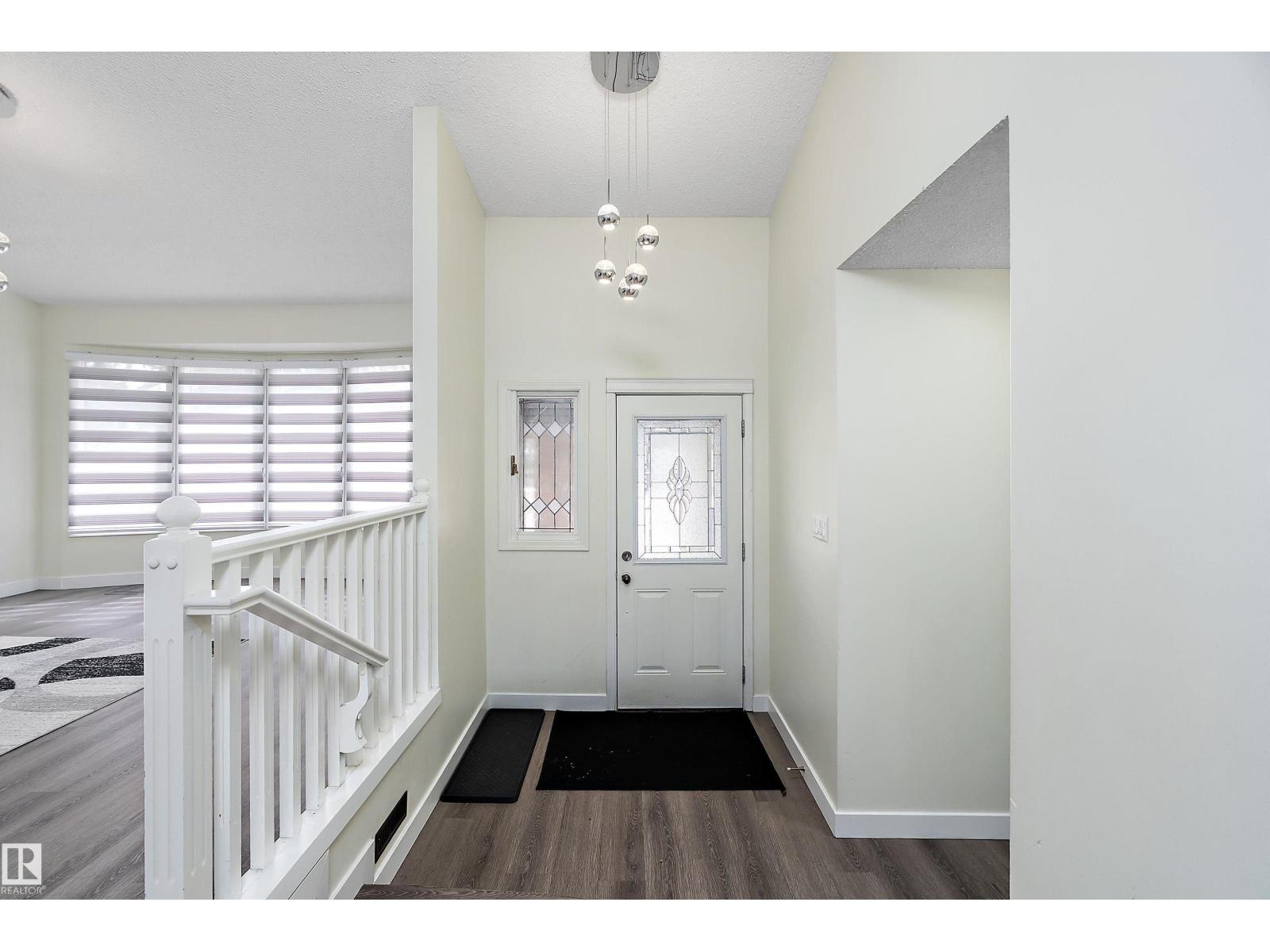 11020 158 AV NW, Edmonton