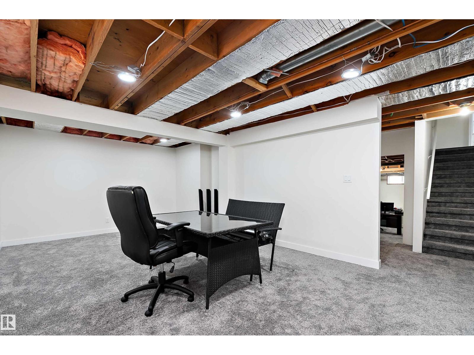 11020 158 AV NW, Edmonton