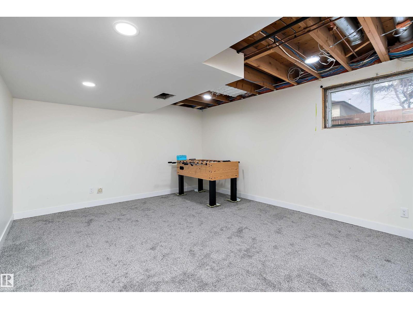 11020 158 AV NW, Edmonton