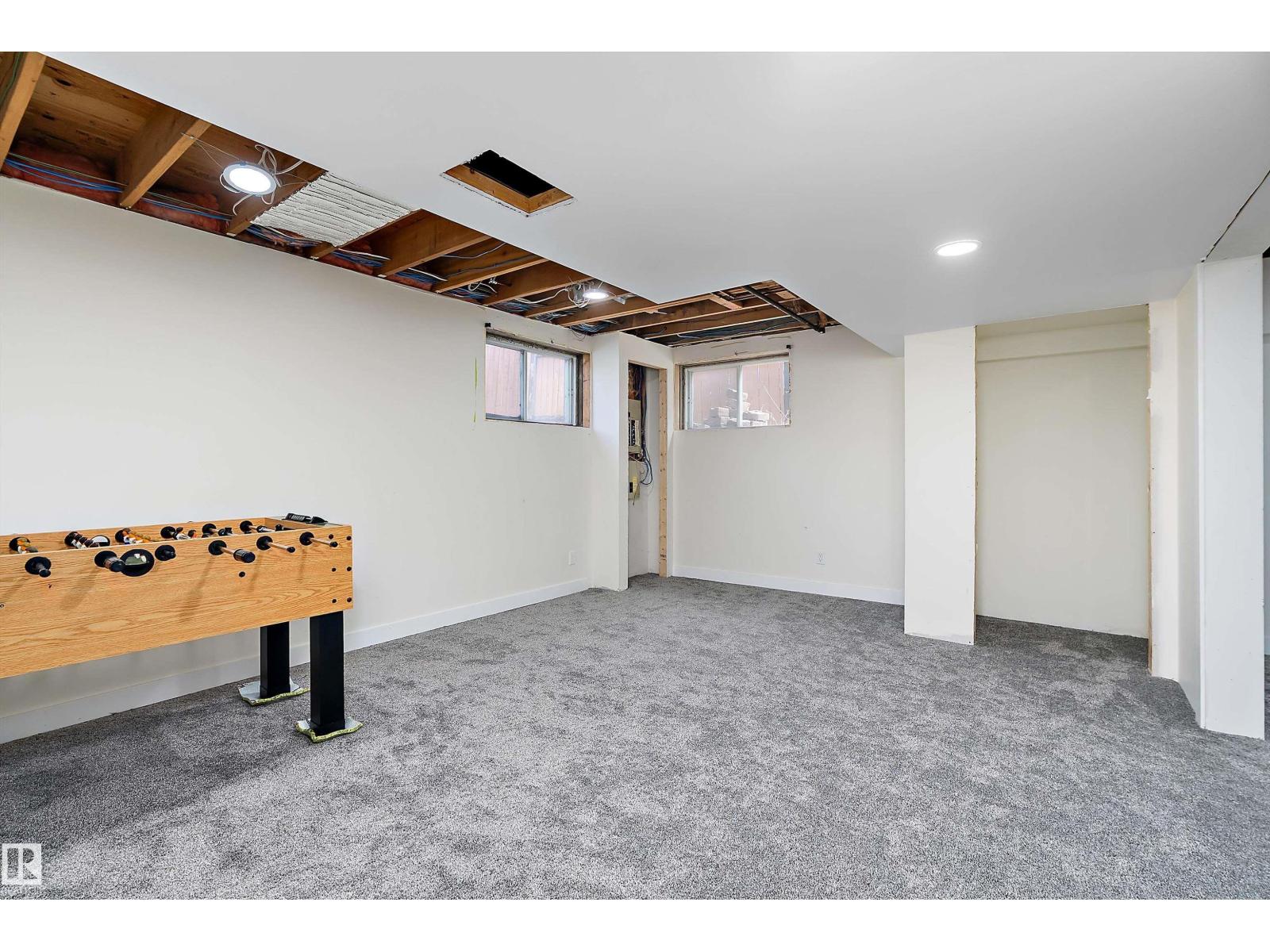 11020 158 AV NW, Edmonton