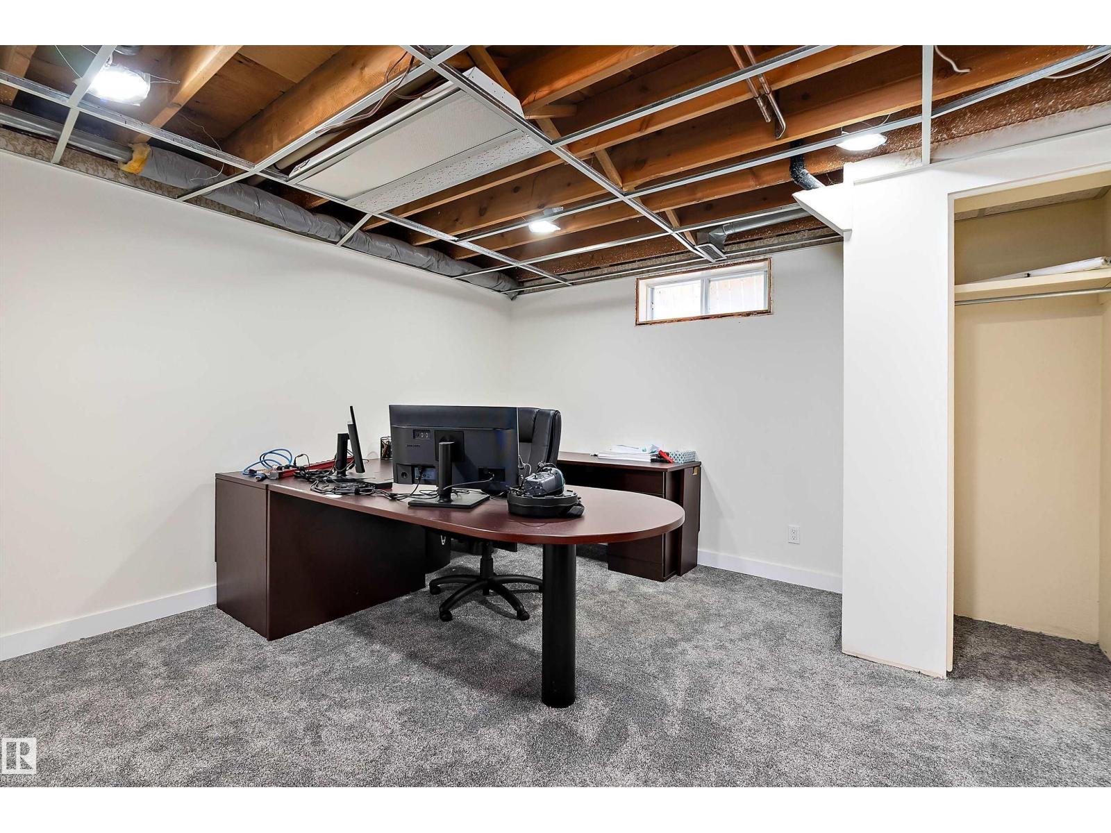 11020 158 AV NW, Edmonton