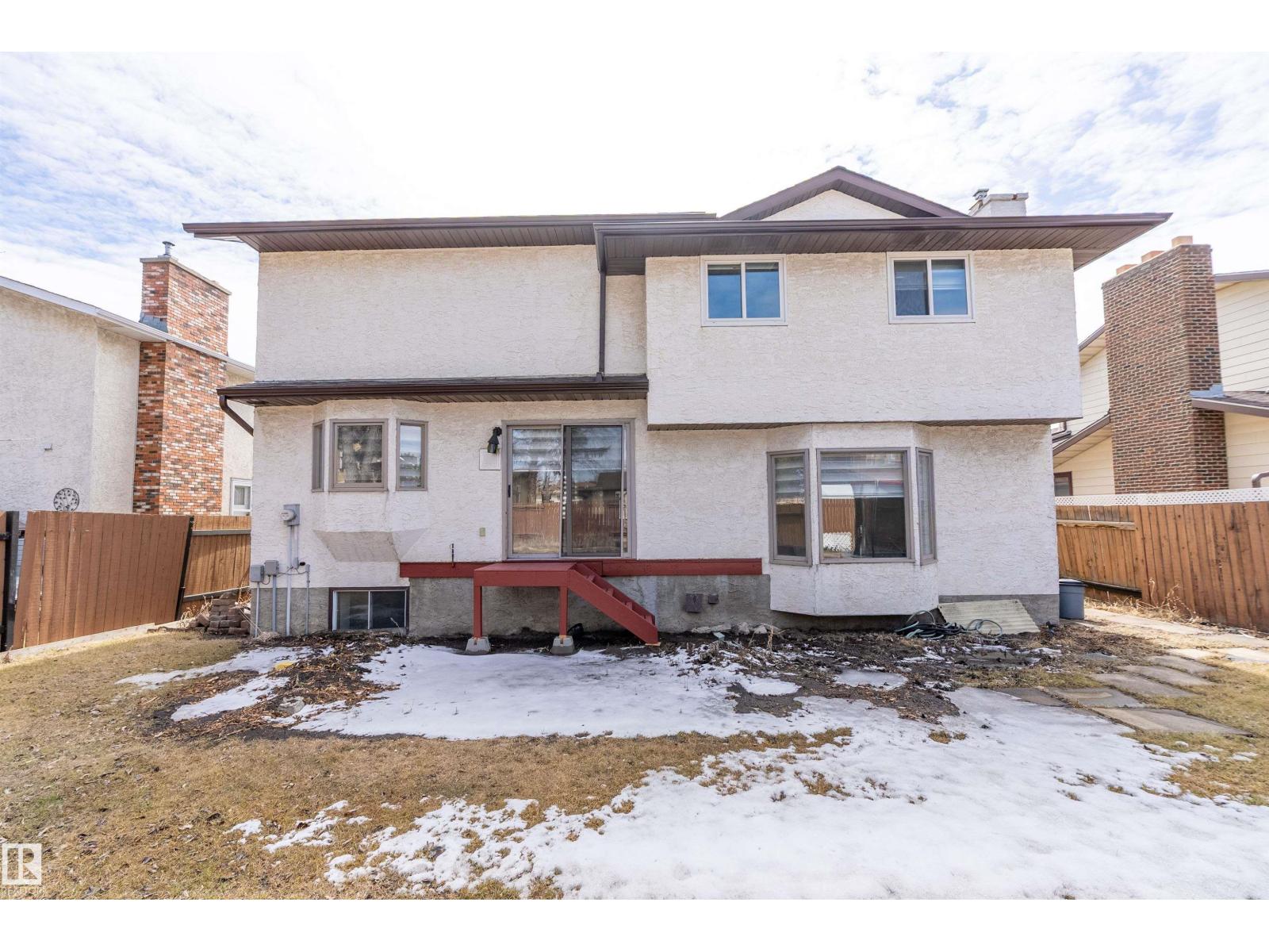 11020 158 AV NW, Edmonton