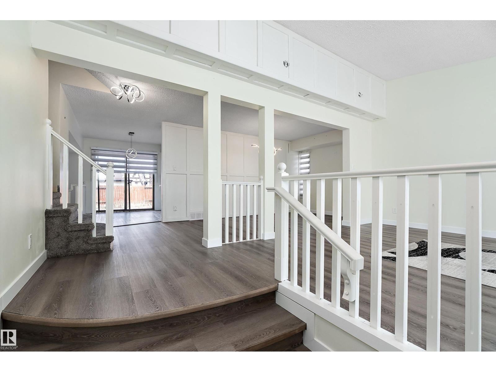 11020 158 AV NW, Edmonton