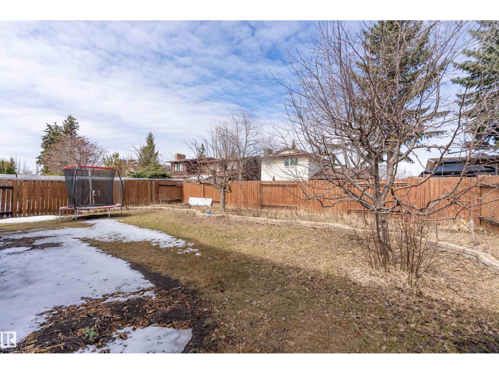11020 158 AV NW, Edmonton