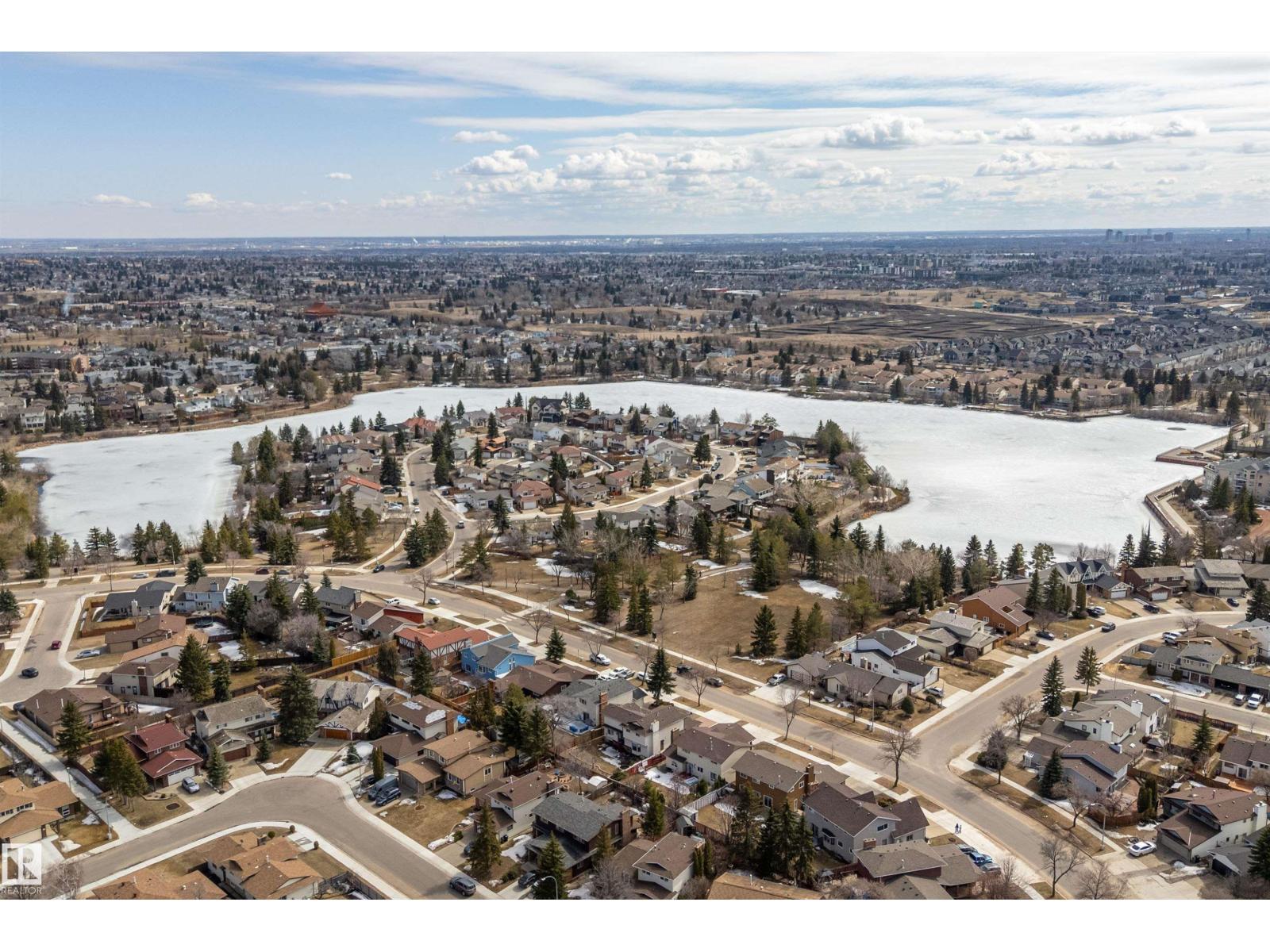 11020 158 AV NW, Edmonton