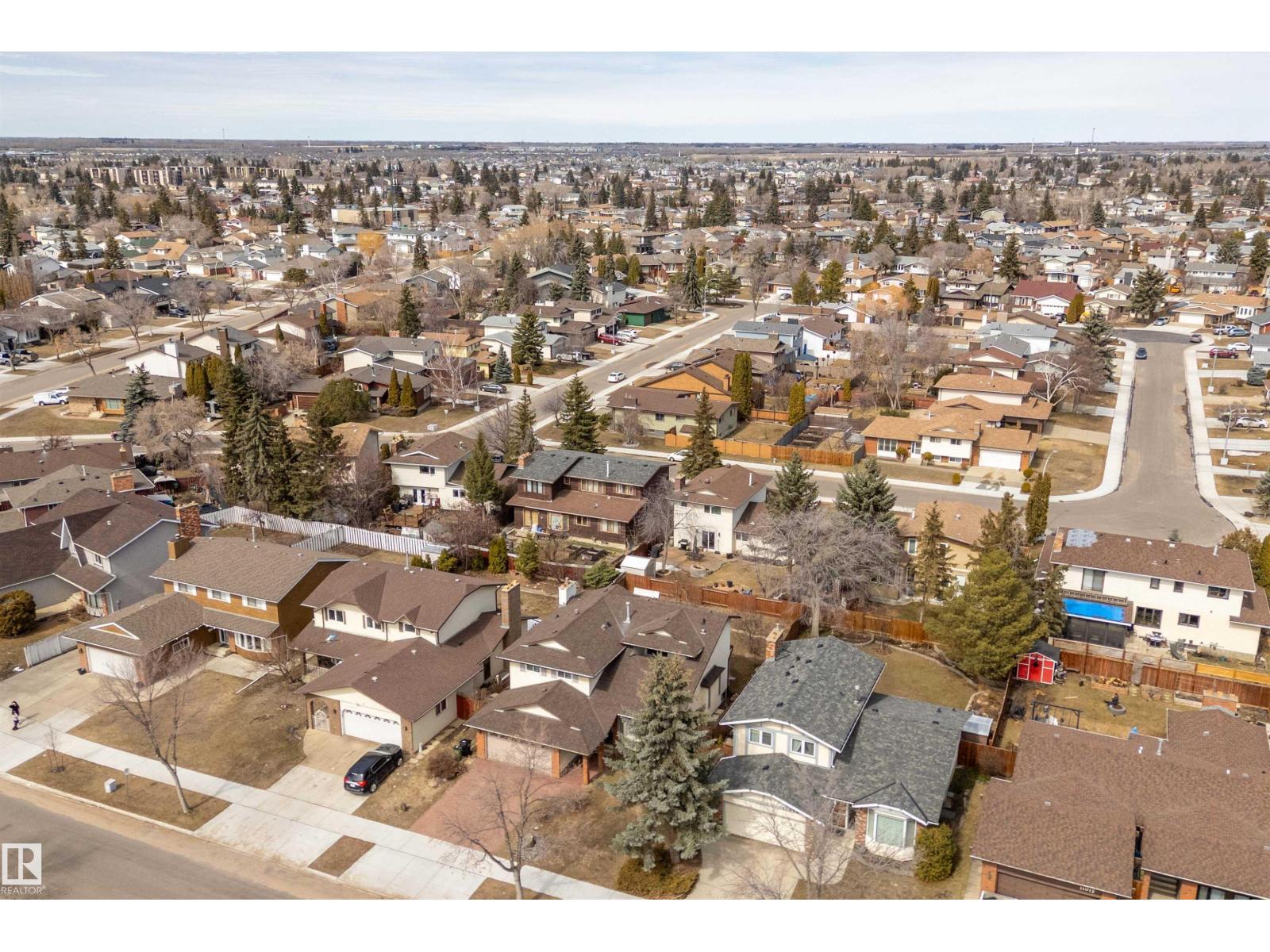 11020 158 AV NW, Edmonton