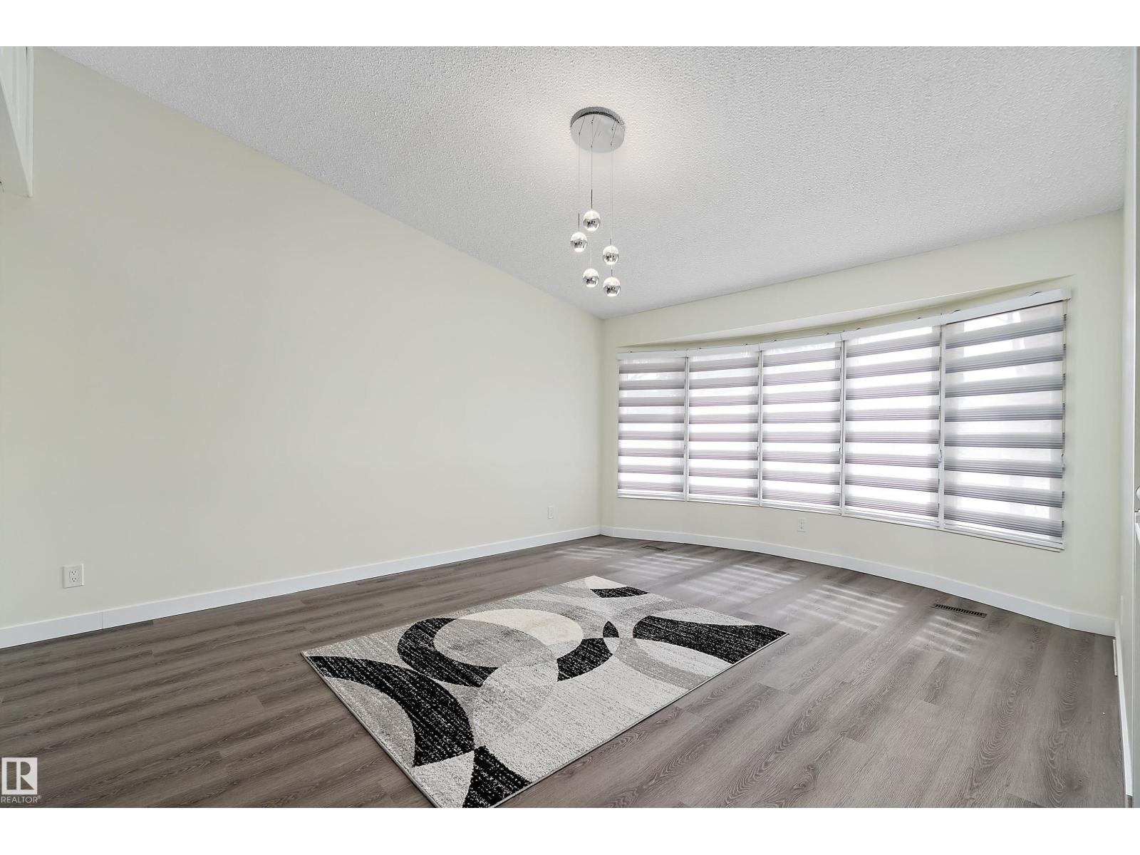 11020 158 AV NW, Edmonton