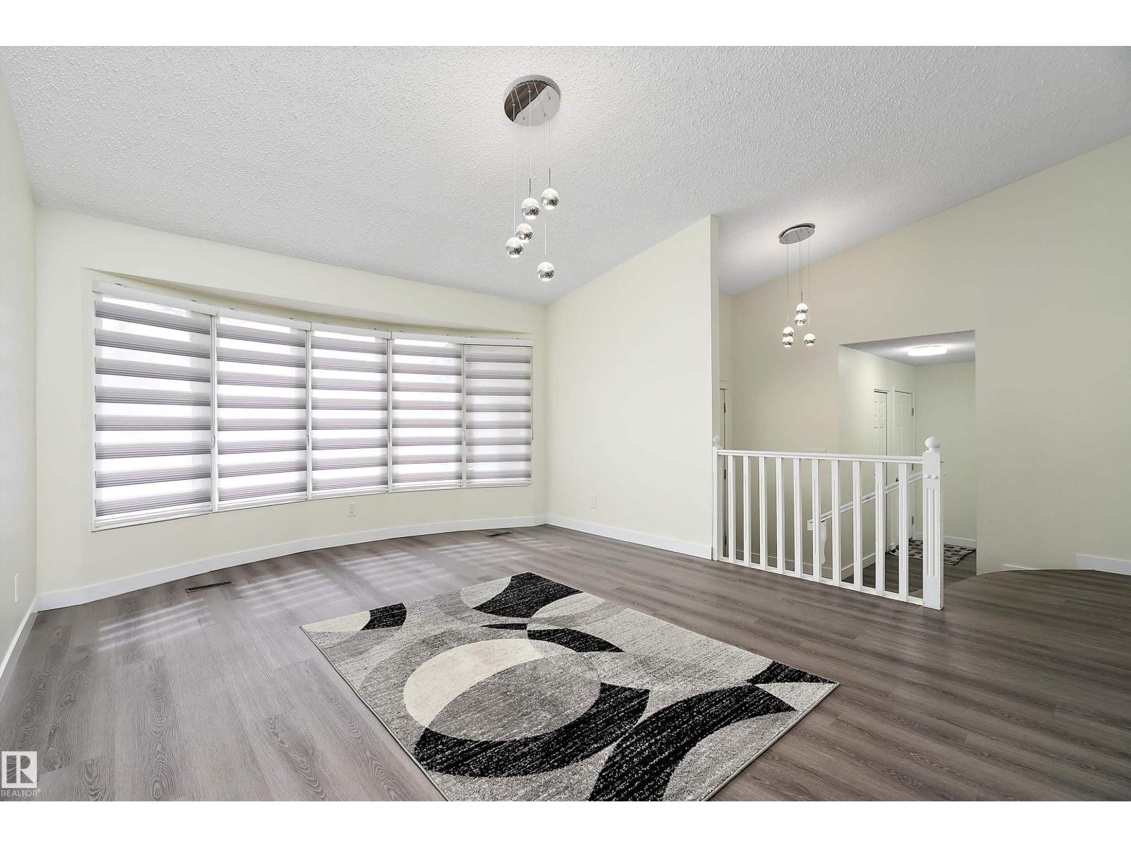 11020 158 AV NW, Edmonton