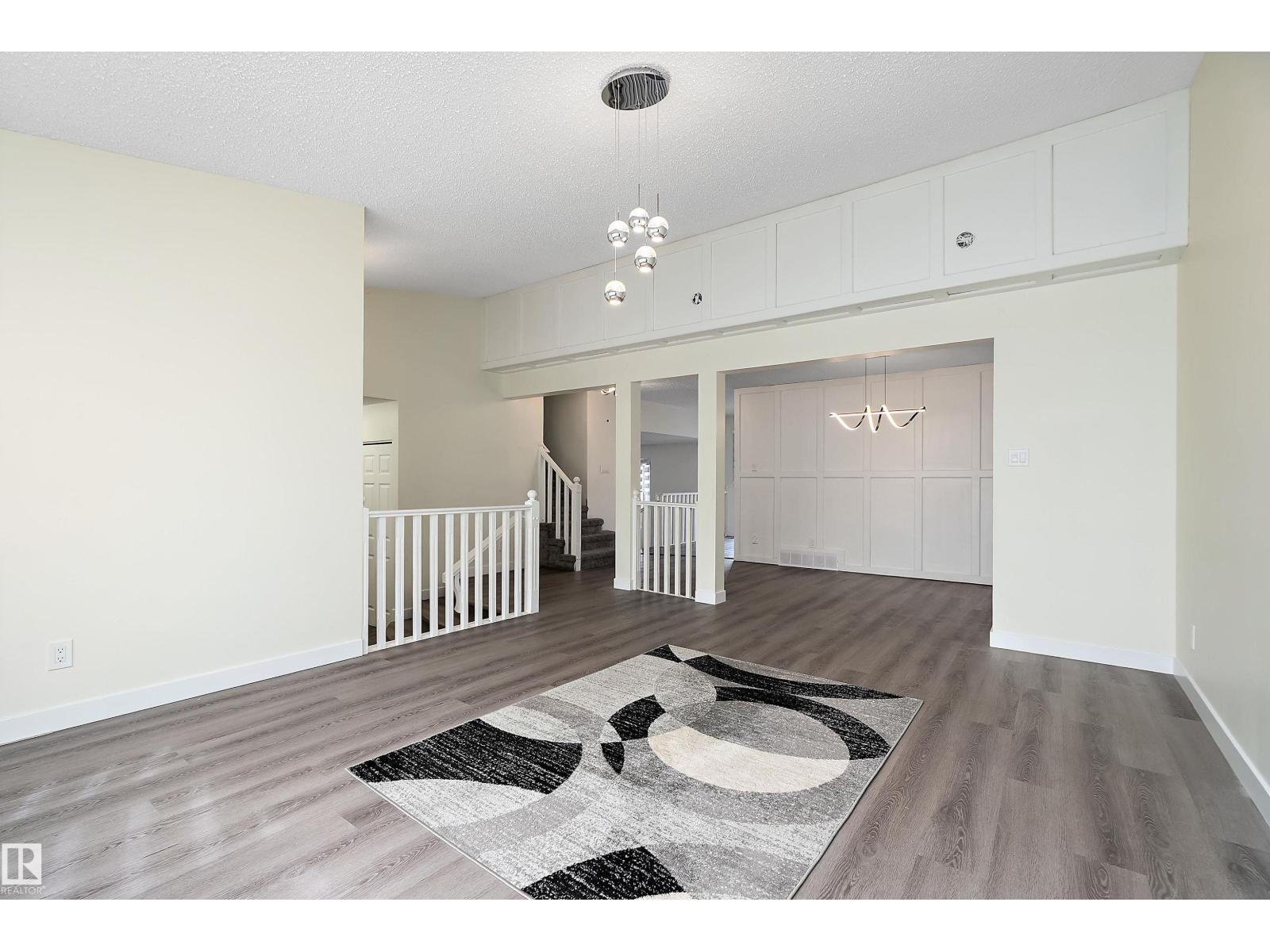 11020 158 AV NW, Edmonton