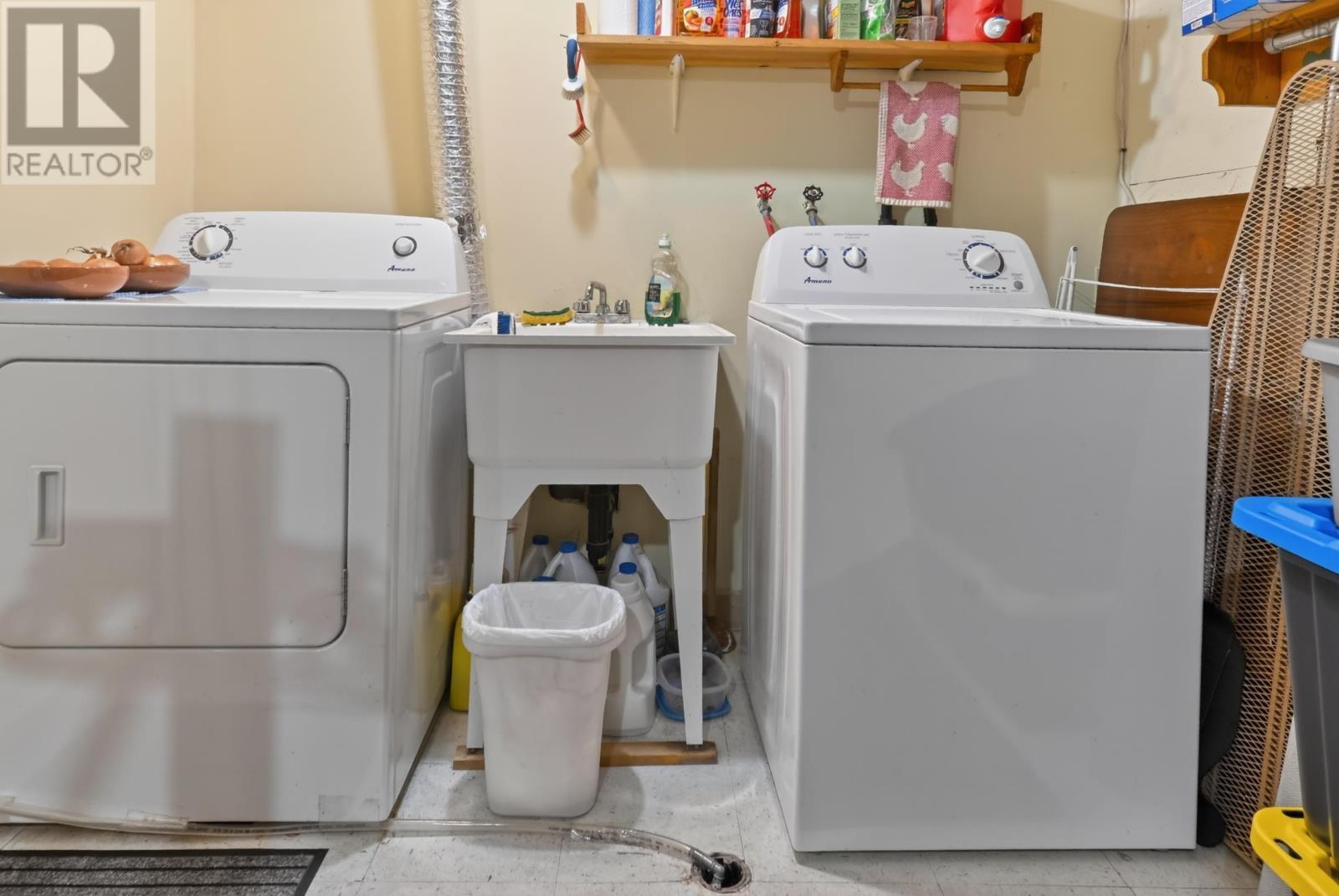 Property 38 of 50 of 5018 West Bay Road