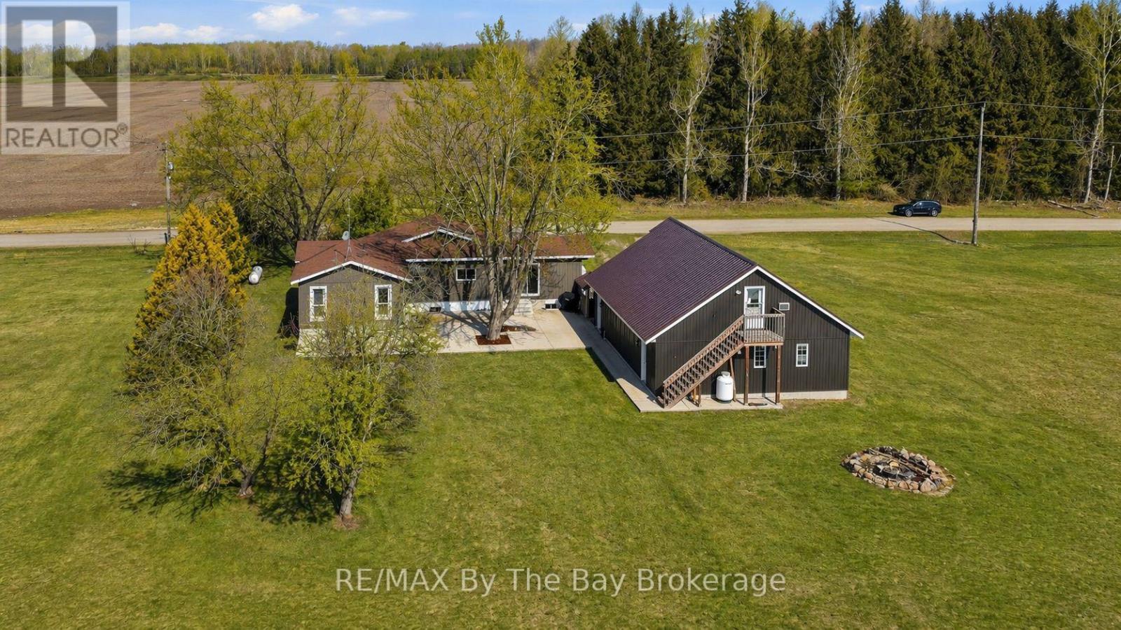 2533 FLOS 3 ROAD W - Image 2
