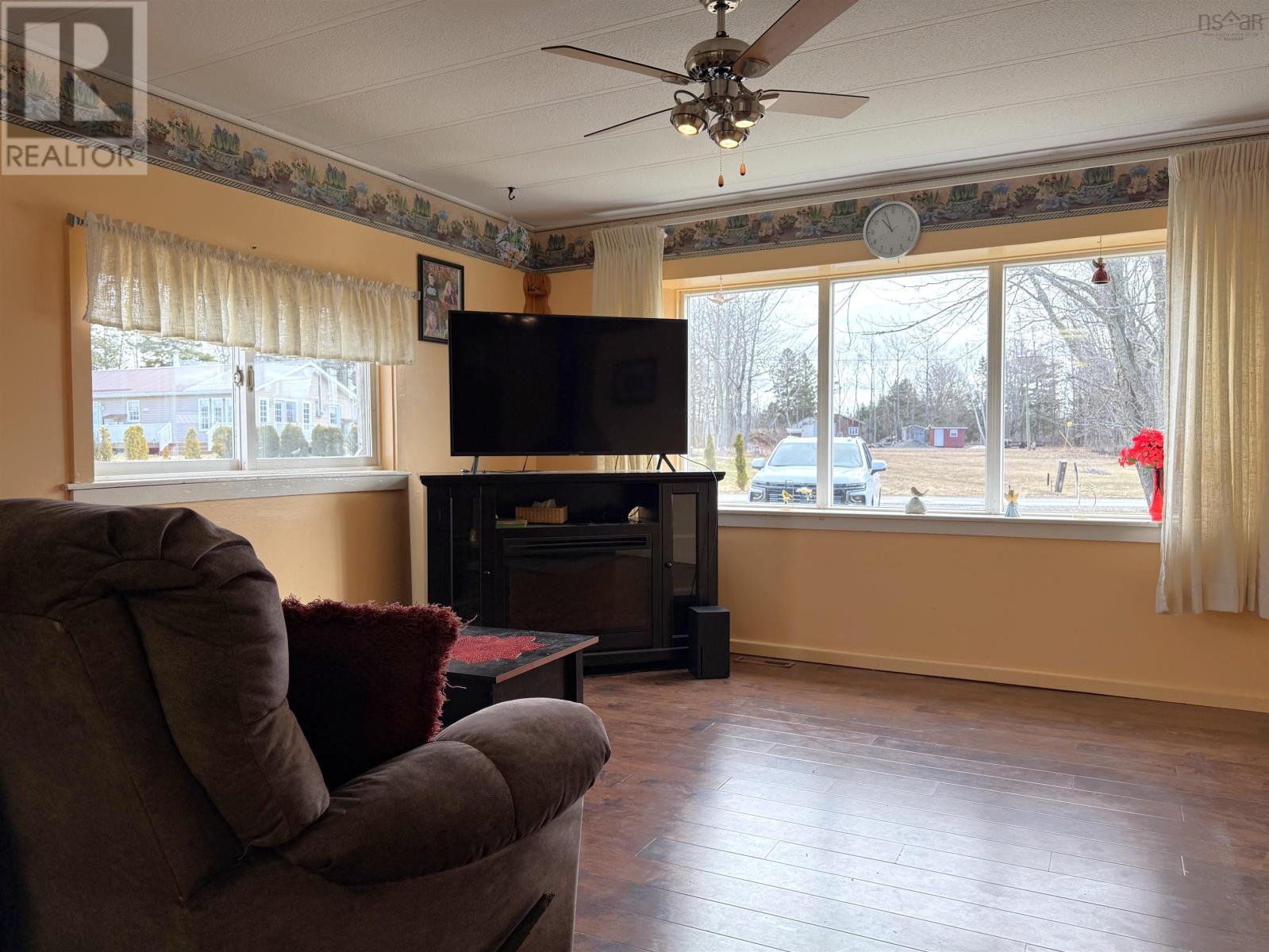 Property 12 of 35 of 21 Jackson Point Road