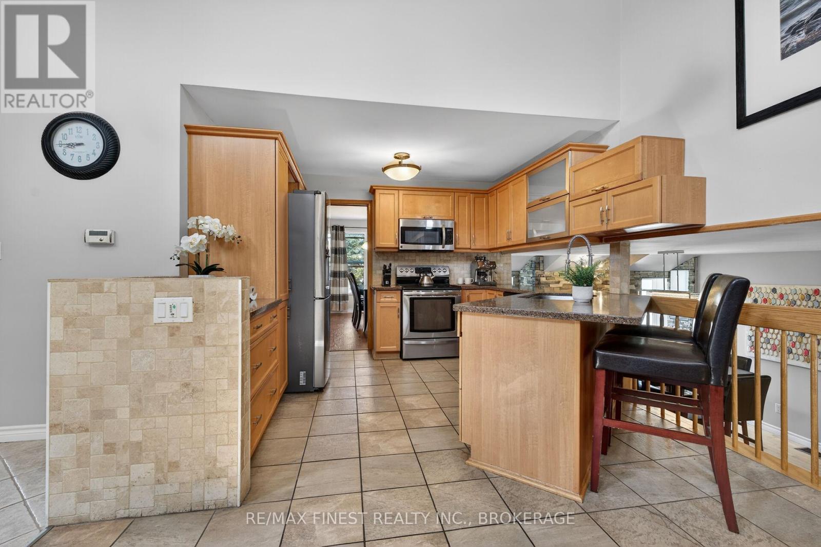 2 CREIGHTON DRIVE — photo 12