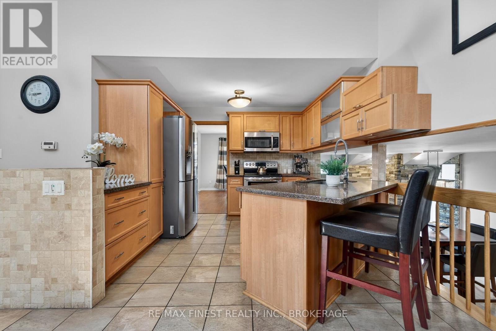 2 CREIGHTON DRIVE — photo 13