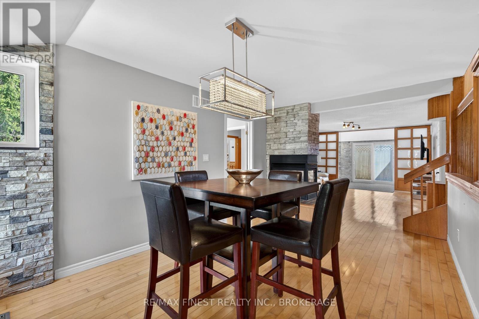 2 CREIGHTON DRIVE — photo 23