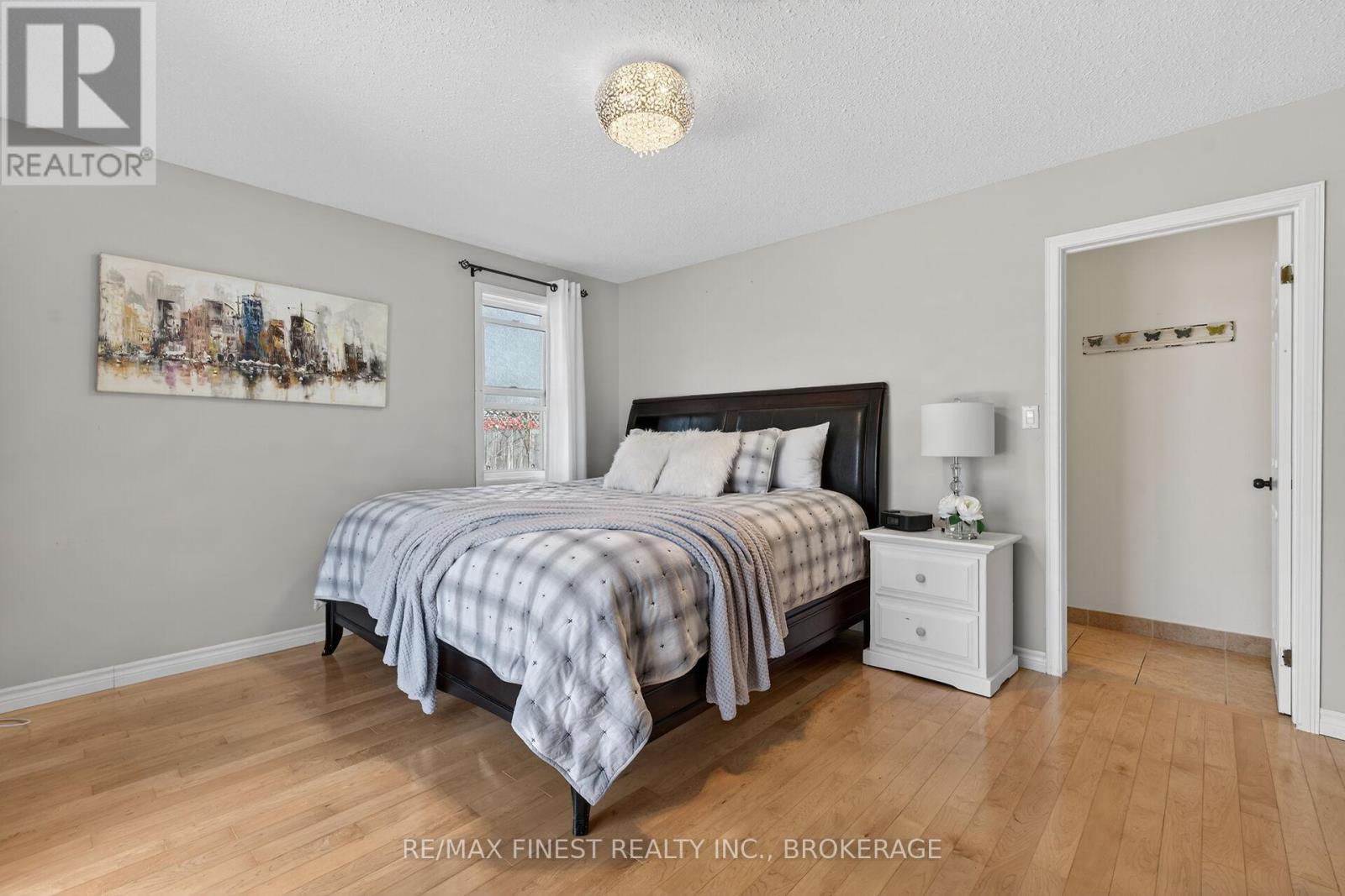 2 CREIGHTON DRIVE — photo 25