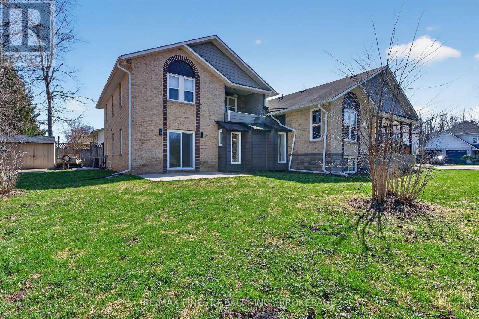 2 CREIGHTON DRIVE — photo 47