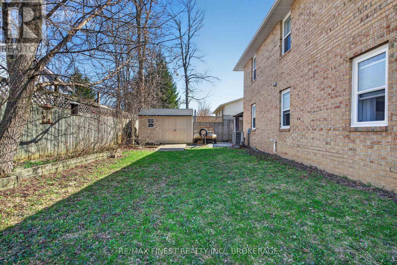 2 CREIGHTON DRIVE — photo 49