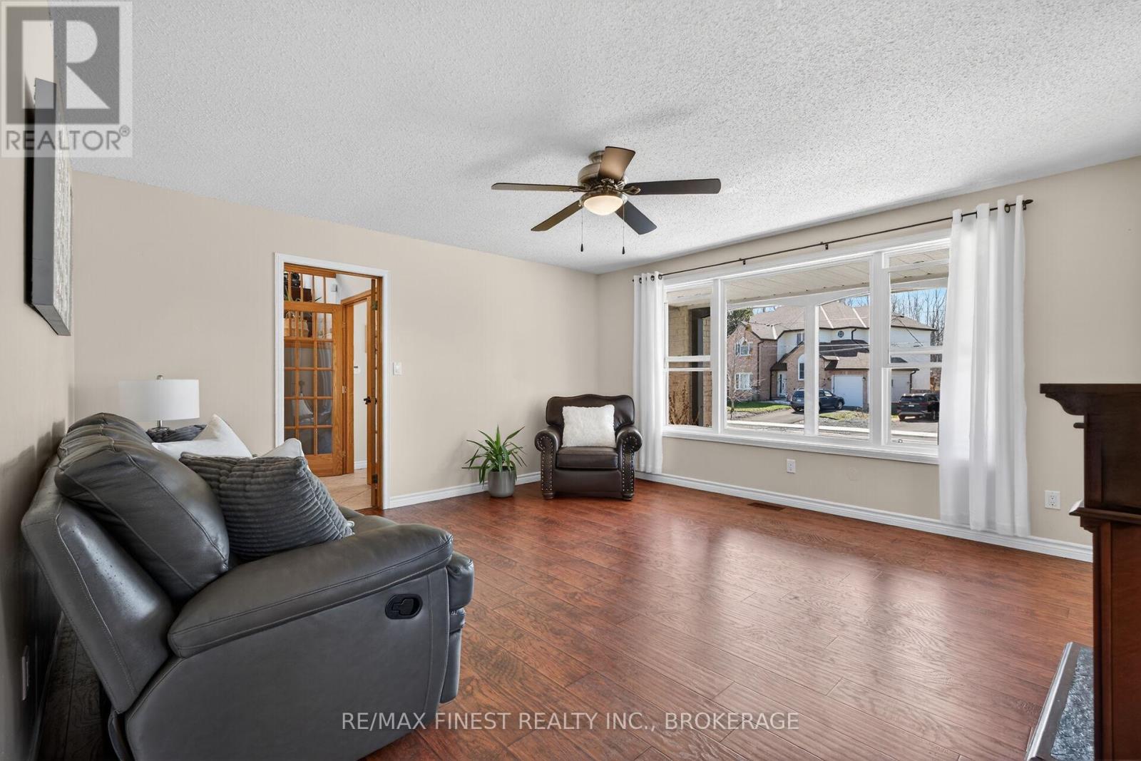 2 CREIGHTON DRIVE — photo 8