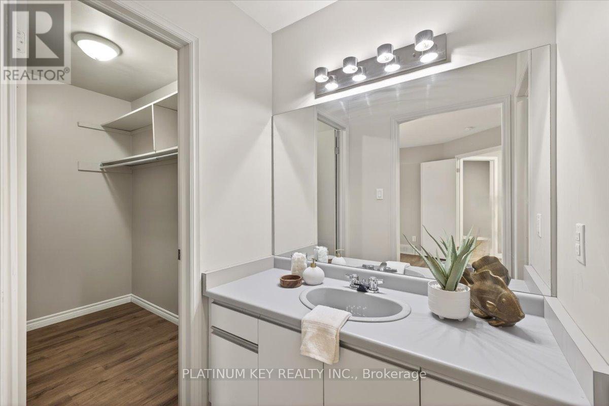 576 HELEN STREET Property Photo