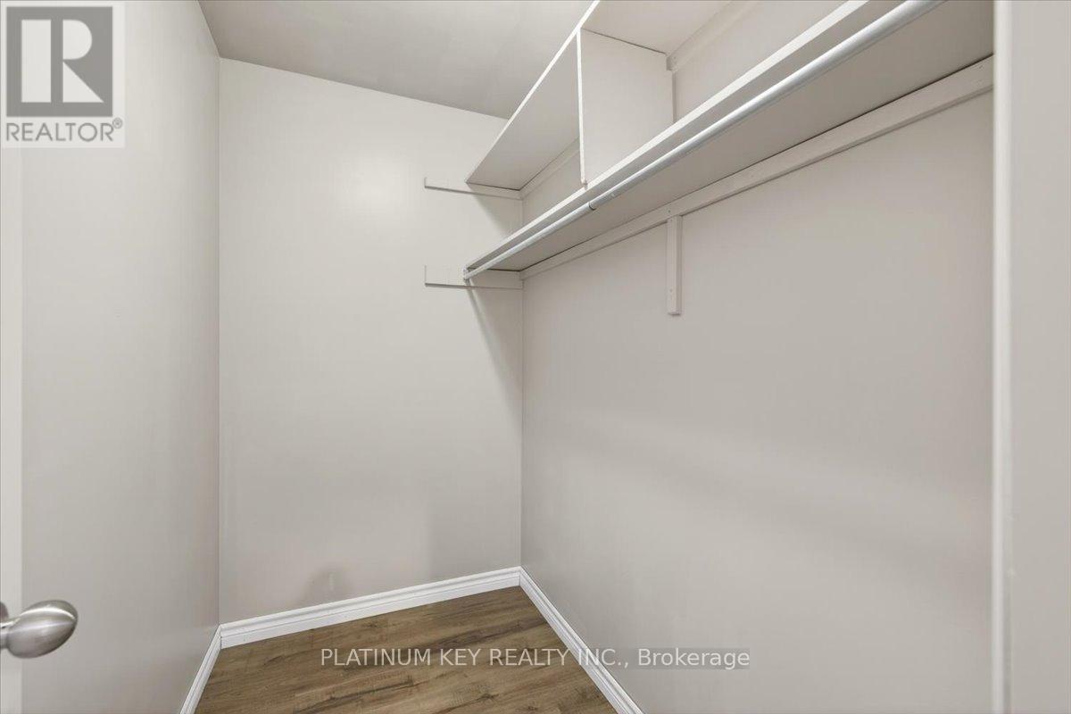 576 HELEN STREET Property Photo