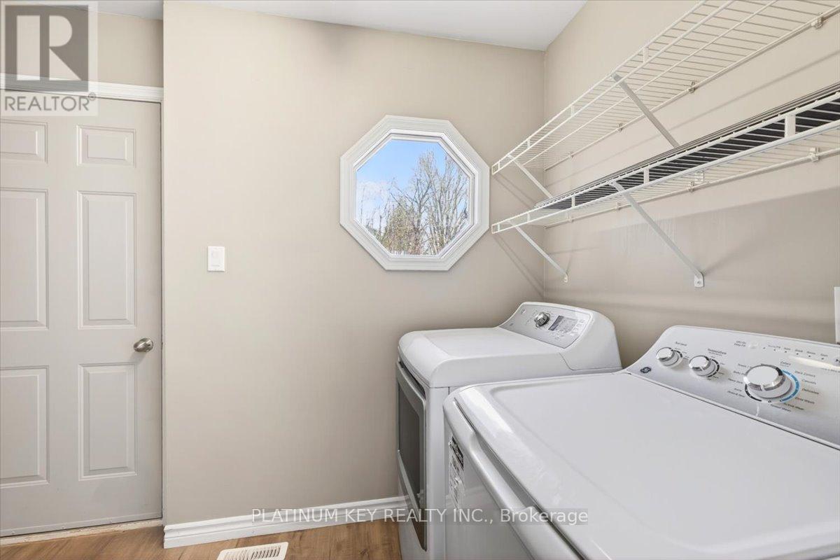 576 HELEN STREET Property Photo