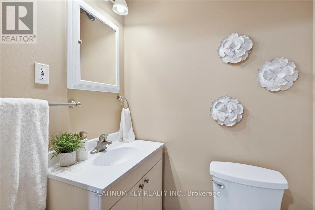 576 HELEN STREET Property Photo