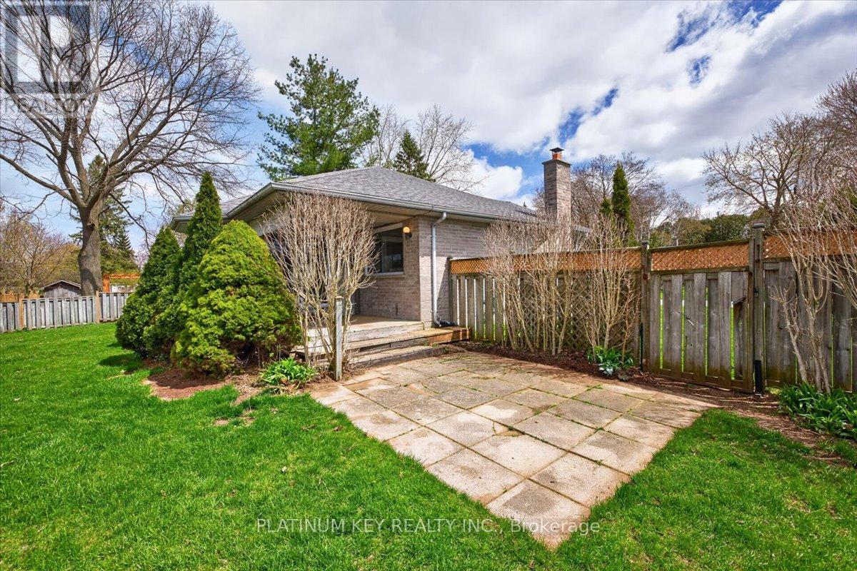 576 HELEN STREET Property Photo