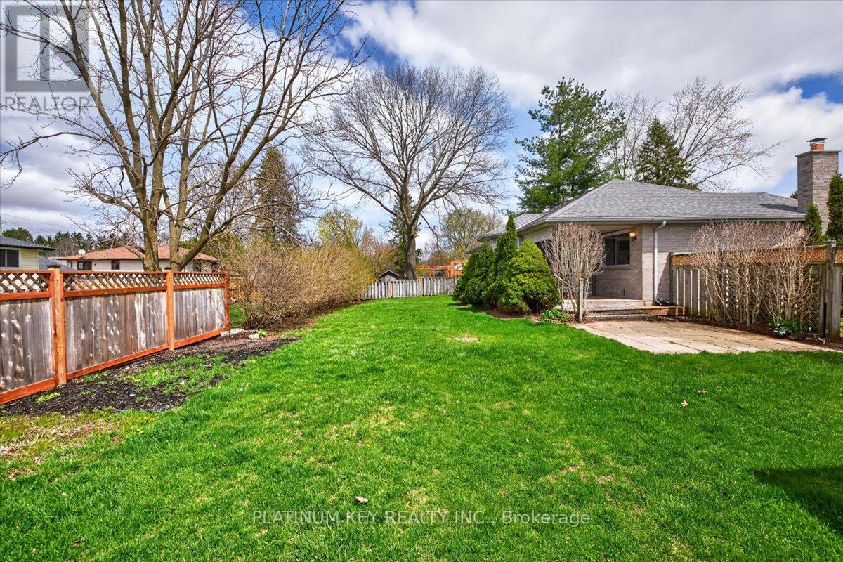 576 HELEN STREET Property Photo