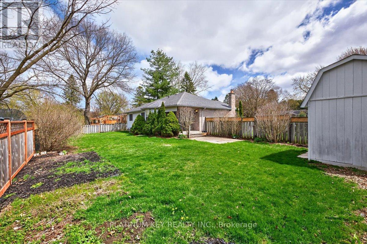 576 HELEN STREET Property Photo