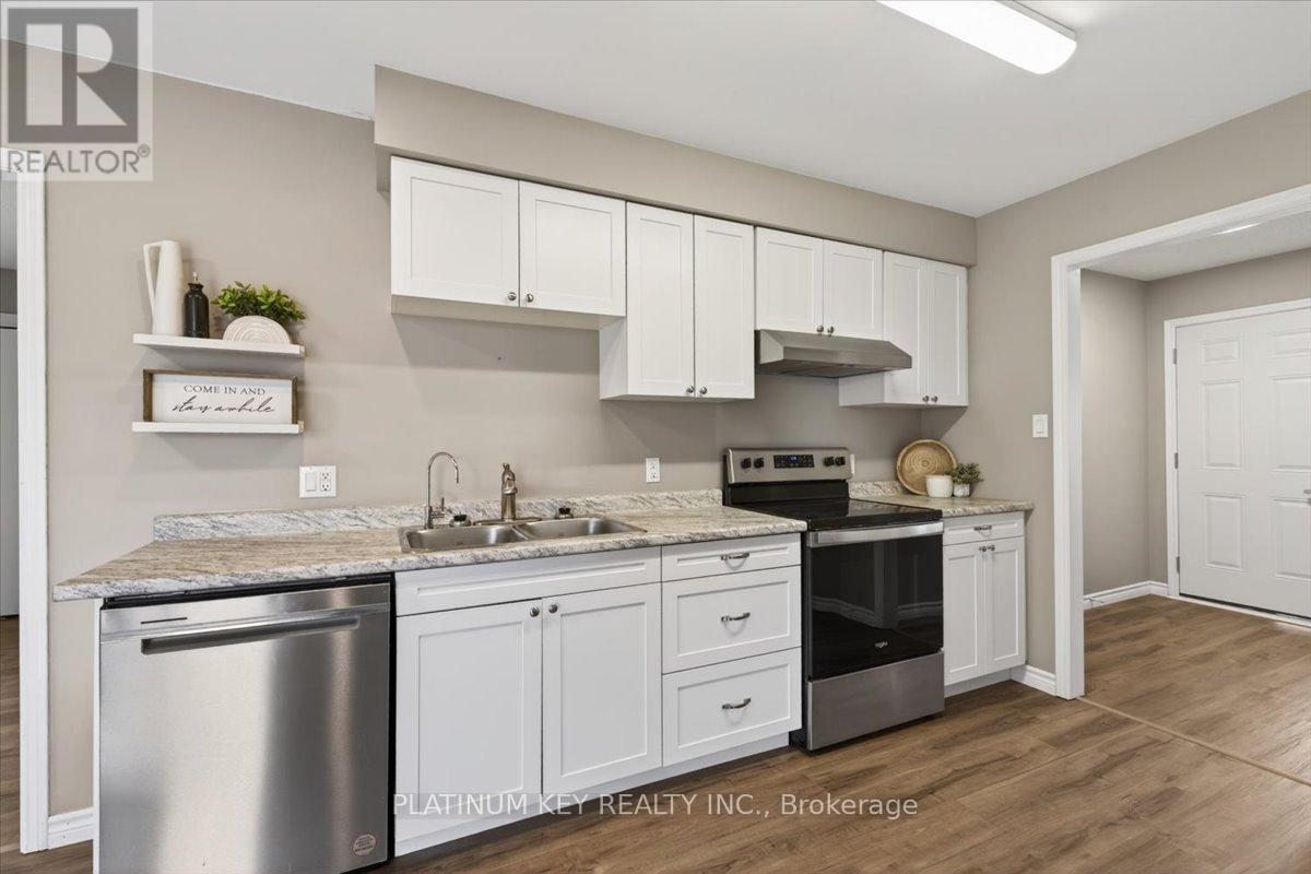 576 HELEN STREET Property Photo