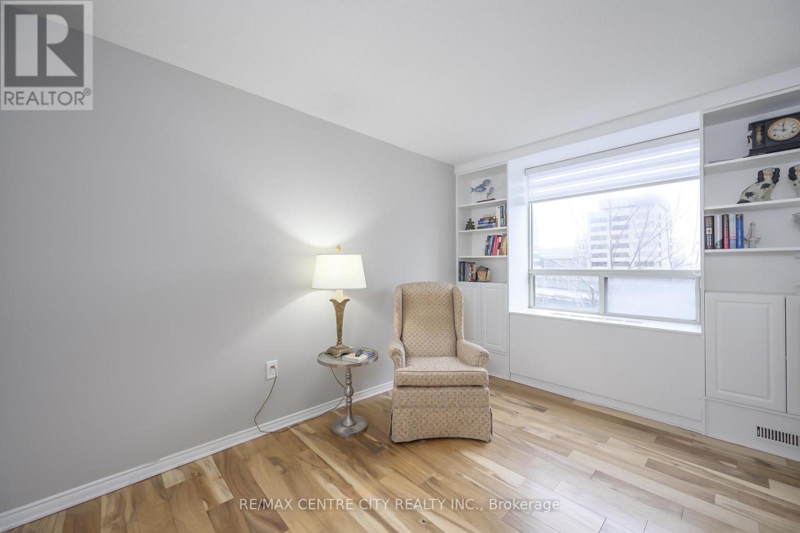 502 - 500 TALBOT STREET — photo 29