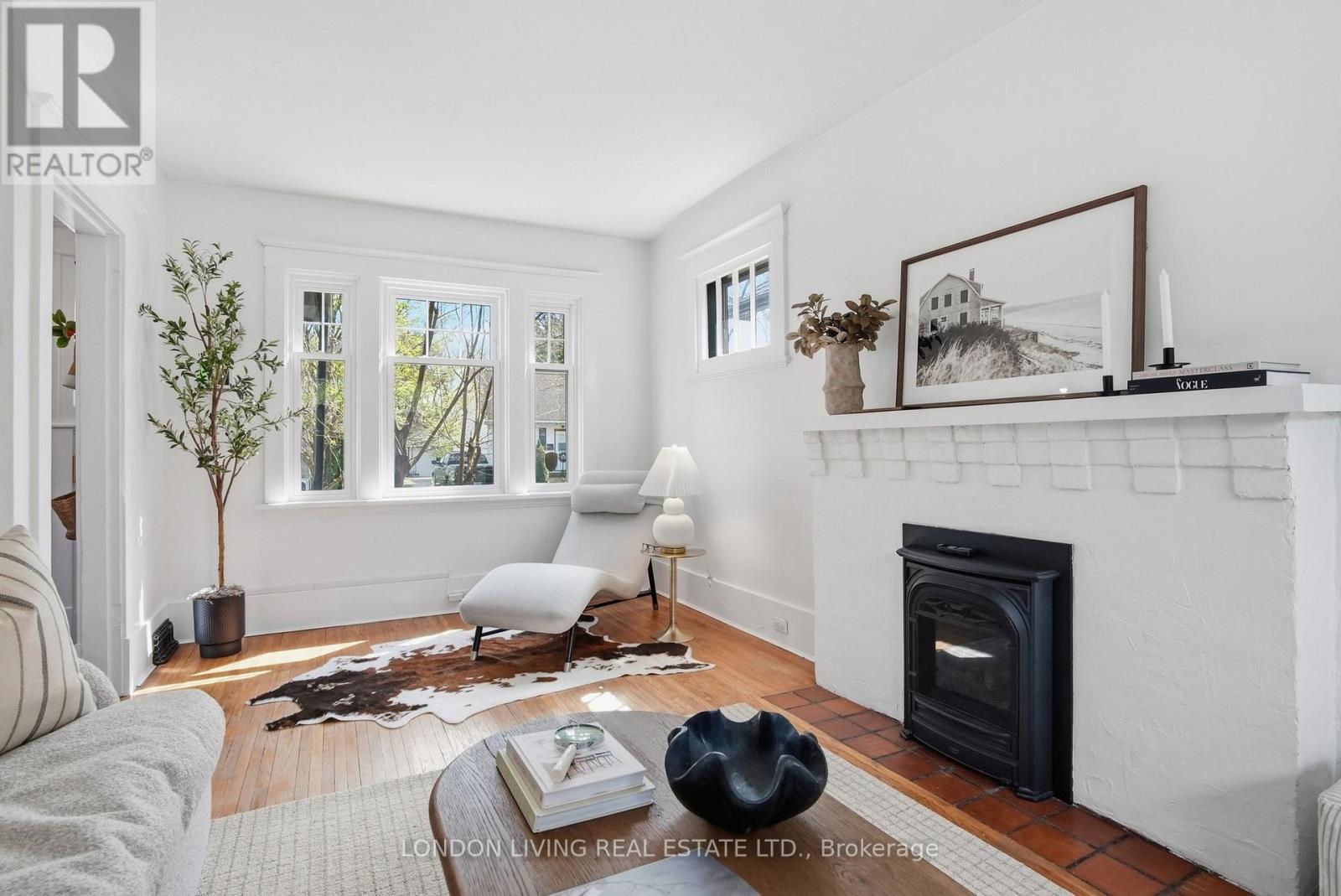 88 TECUMSEH AVENUE E Property Photo