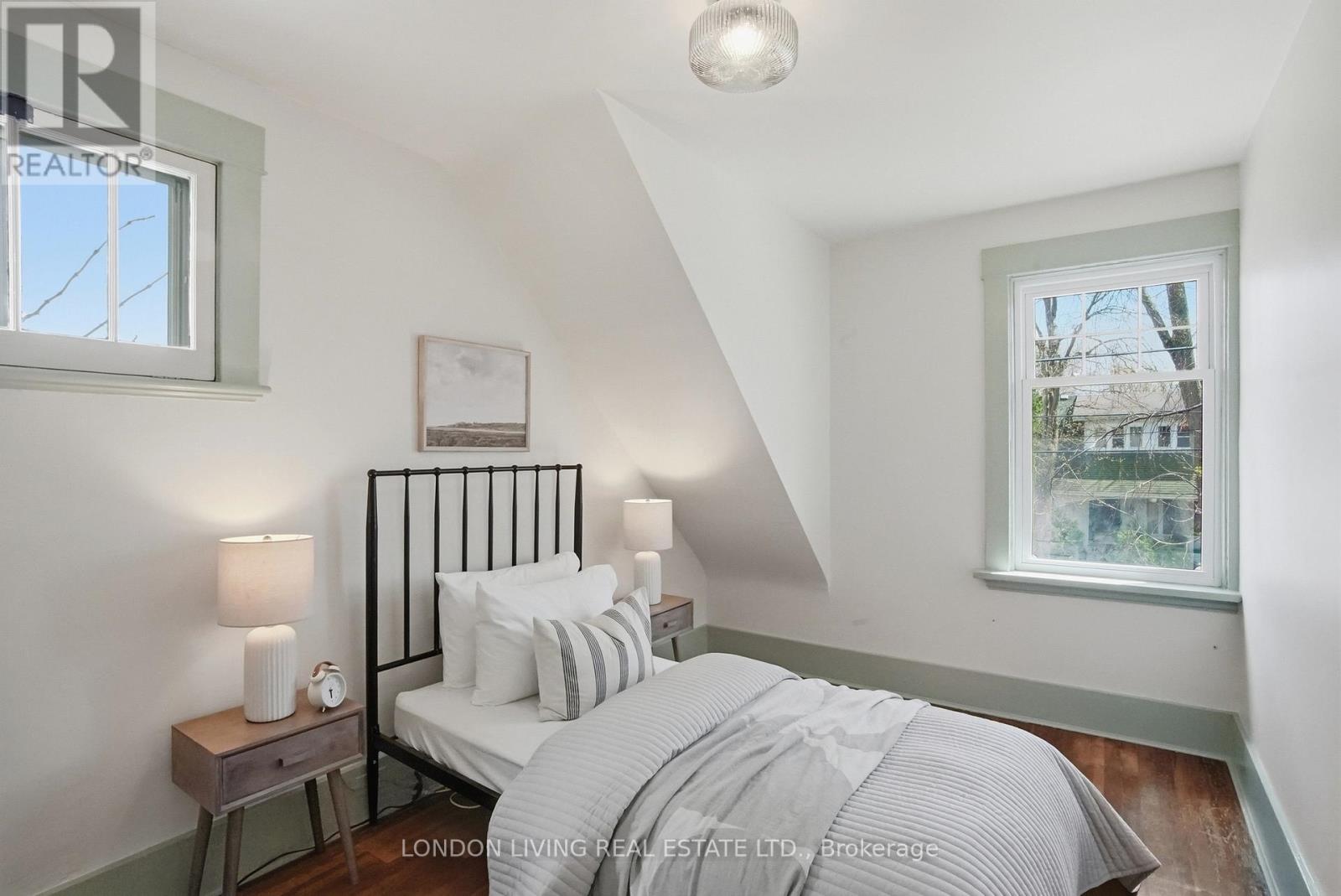 88 TECUMSEH AVENUE E - 23