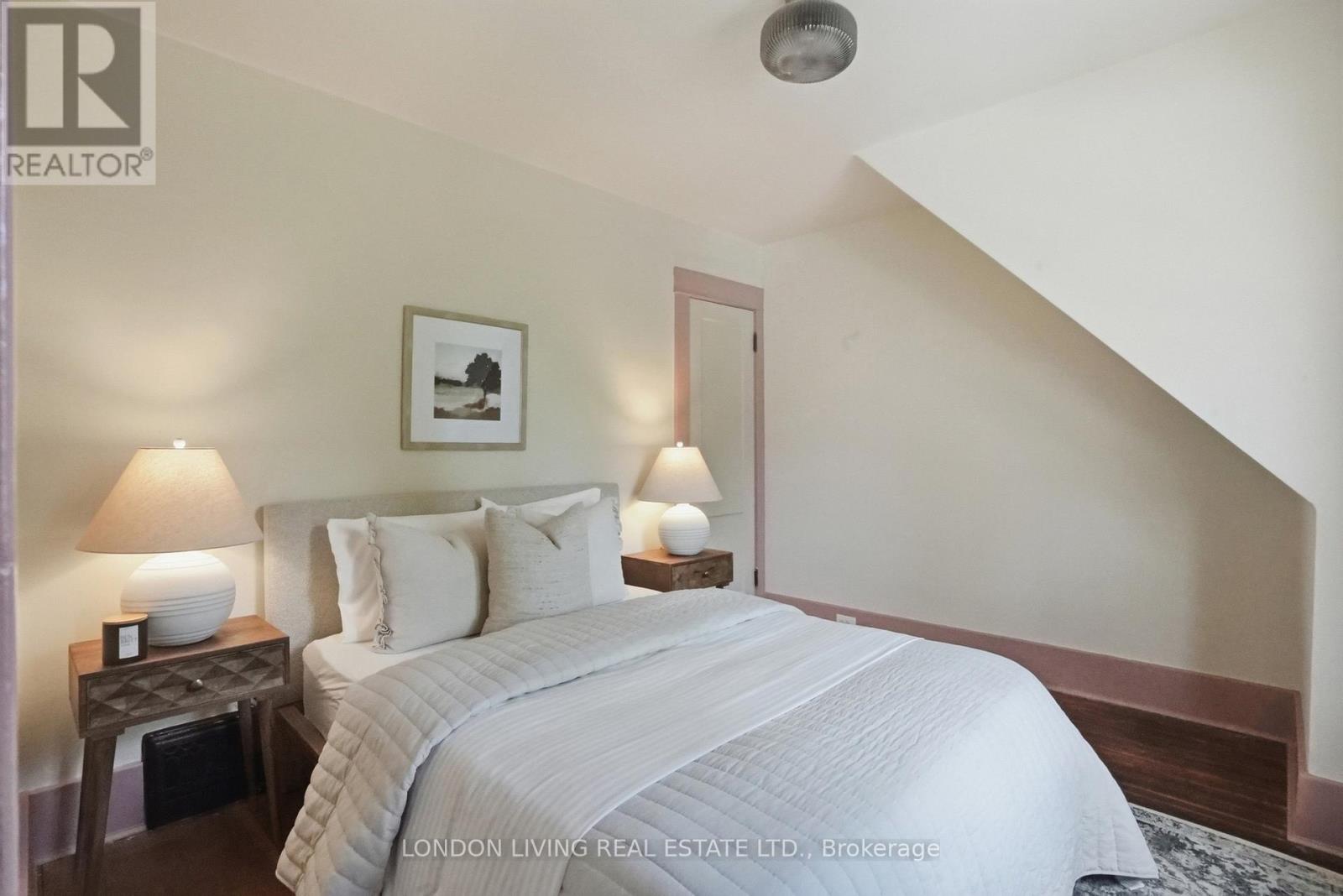 88 TECUMSEH AVENUE E - 24