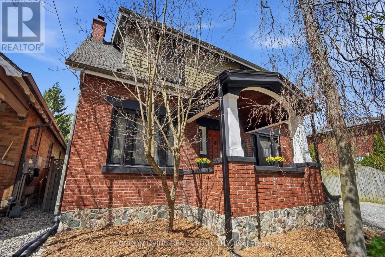 88 TECUMSEH AVENUE E - 3