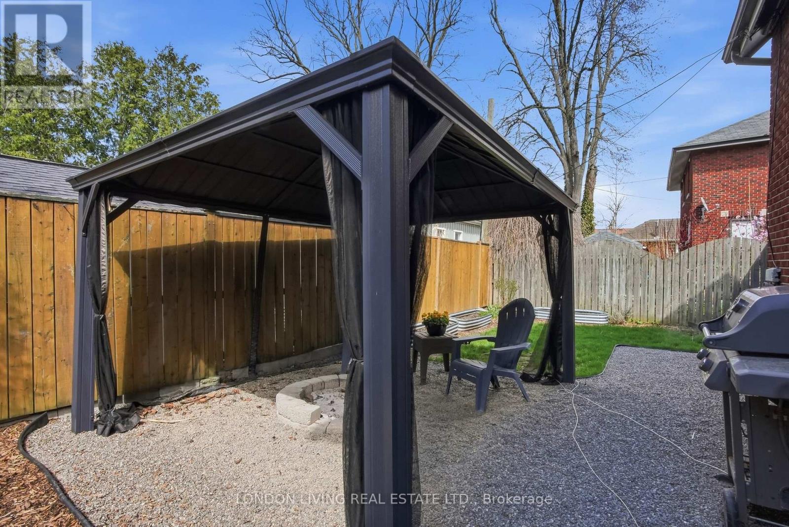 88 TECUMSEH AVENUE E - 34