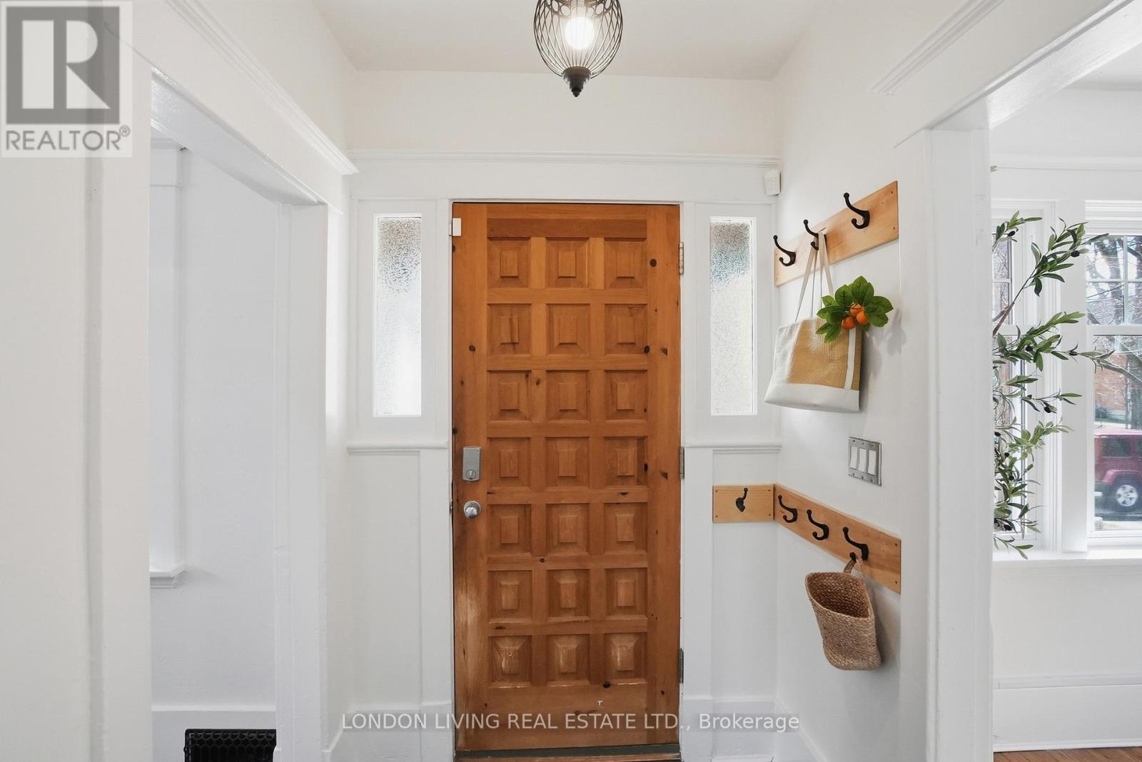 88 TECUMSEH AVENUE E - 8
