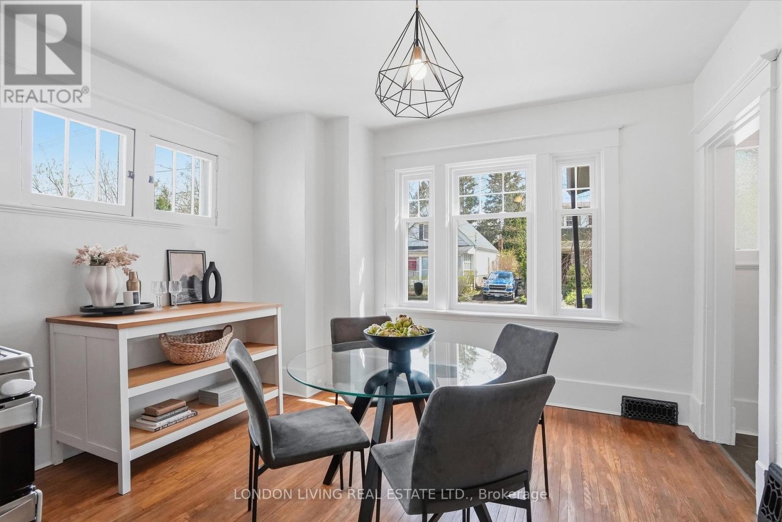 88 TECUMSEH AVENUE E - 9