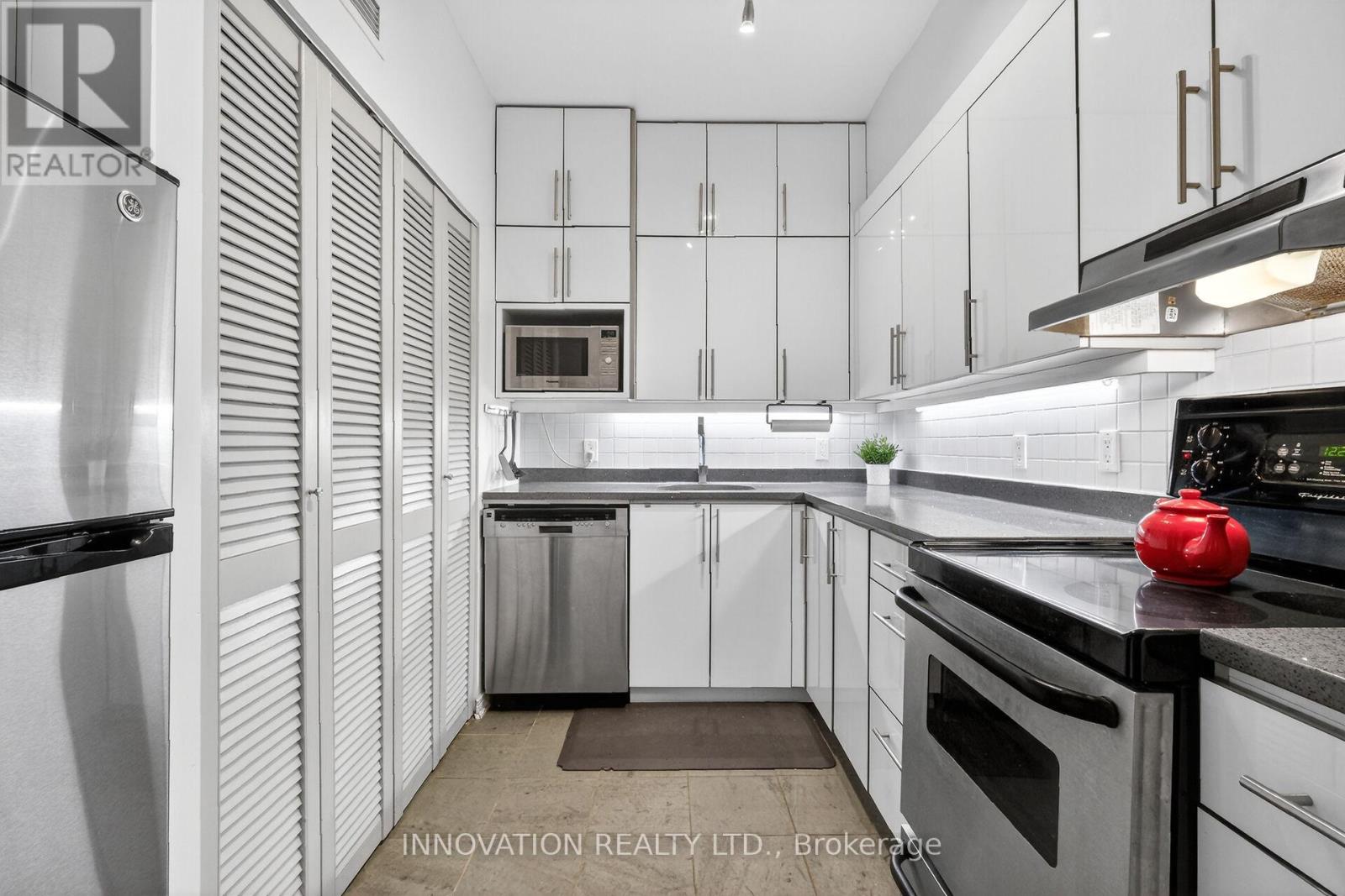4 - 10 CLARENCE STREET — photo 16