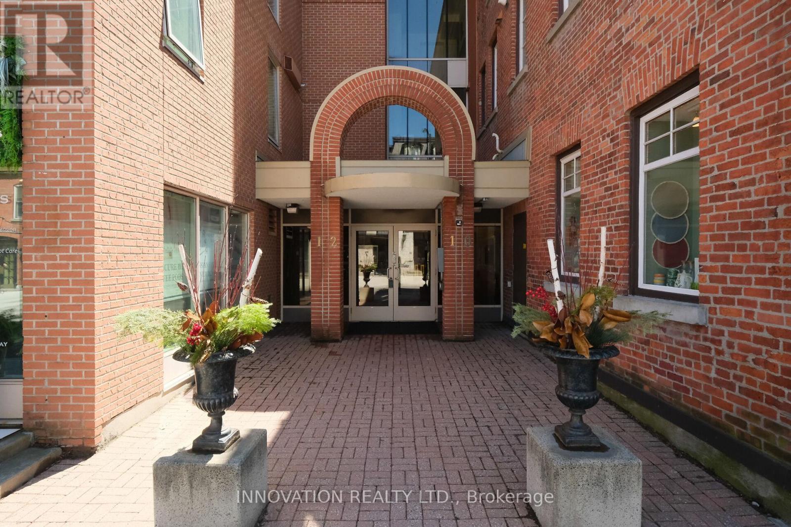 #4 10 CLARENCE STREET - 4