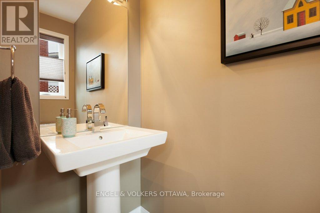 340 BYRON AVENUE - 23