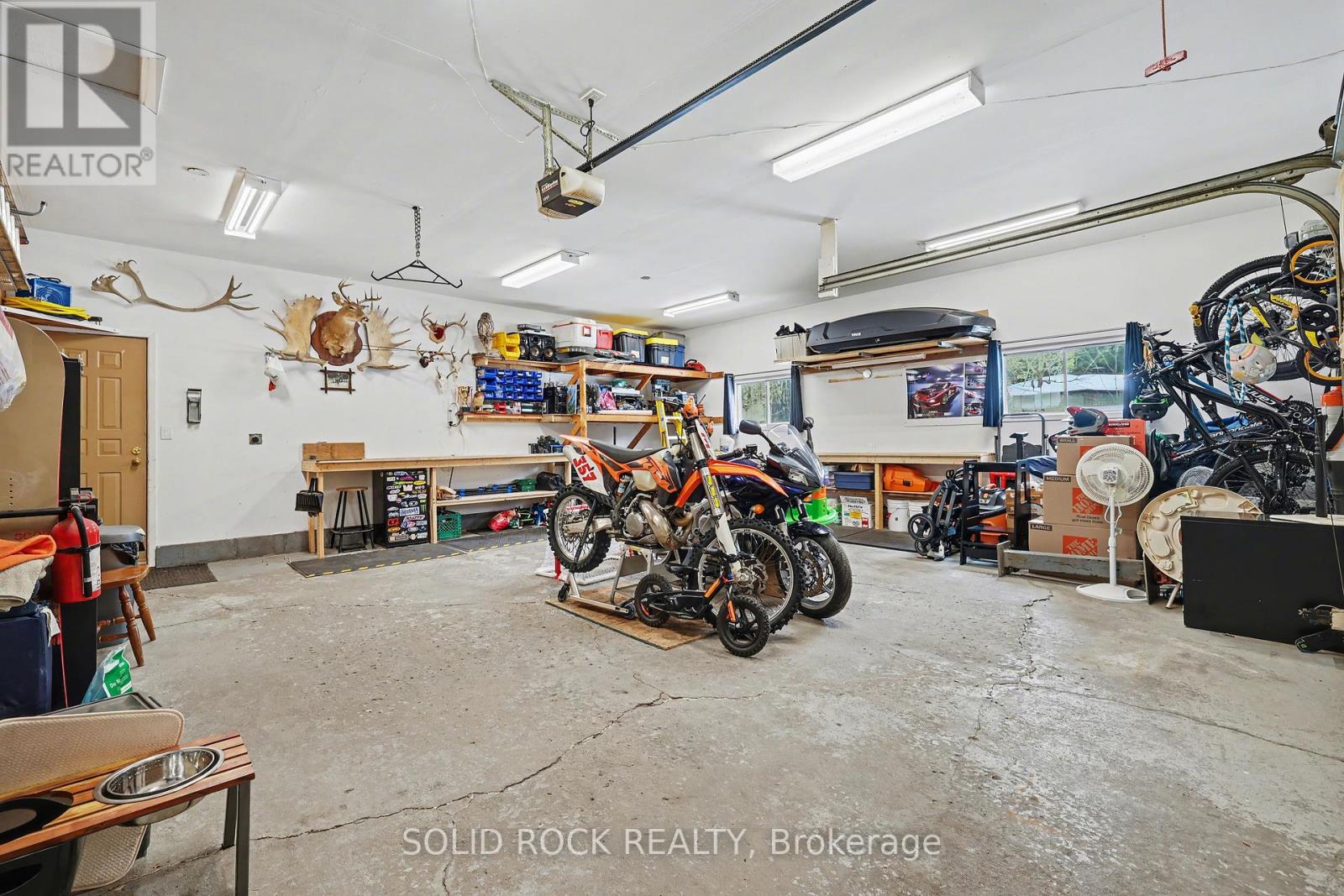 113 GOODWOOD CRESCENT - 26