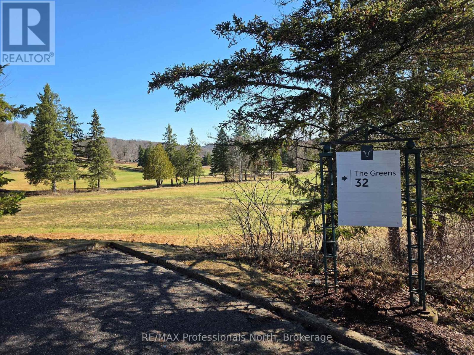 #105 32 DEERHURST GREENS DRIVE - 22