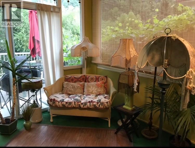 3 Seasons room
